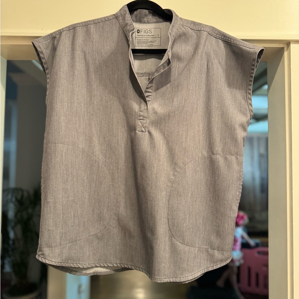 Figs Technical collection scrub top